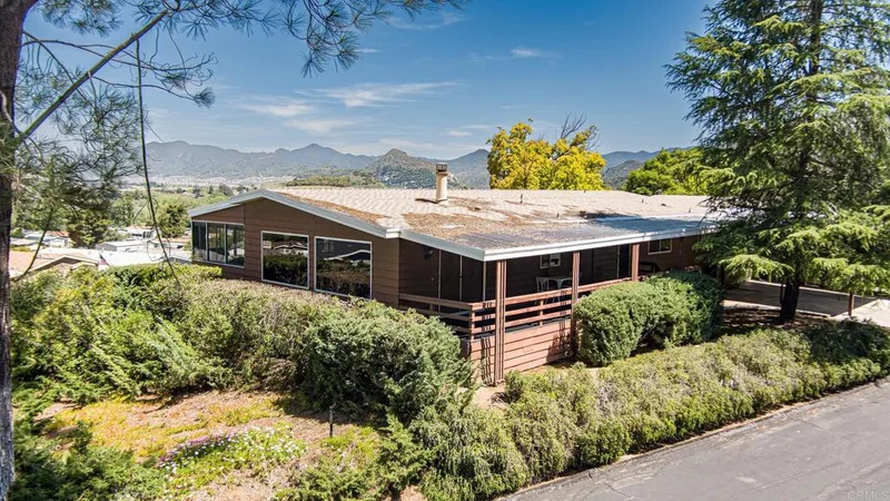 4650 Dulin Spc 140, Fallbrook, CA 92028