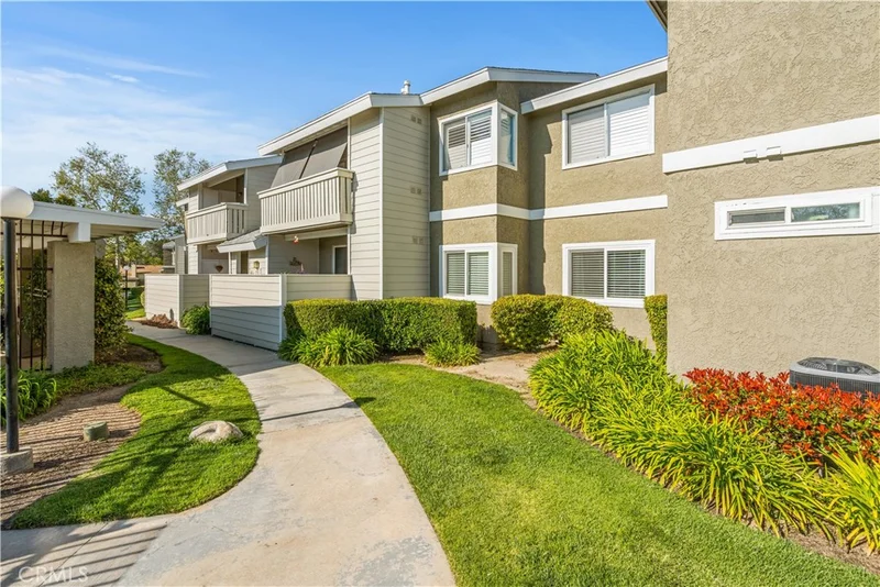 27620 Susan Beth Way B, Saugus, CA 91350