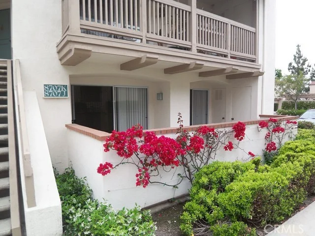 8707 E Indian Hills Road J, Orange, CA 92869