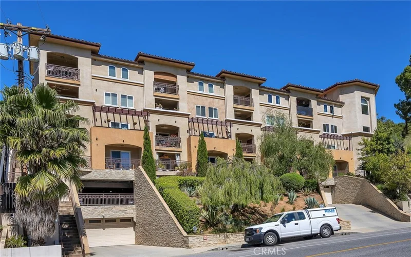 6221 Monterey Road 403, Los Angeles, CA 90042