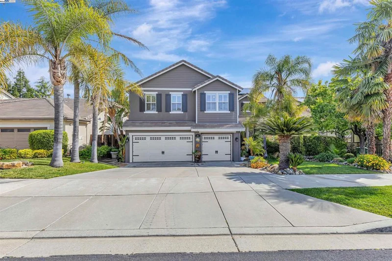 104 E Country Club Dr, Brentwood, CA 94513