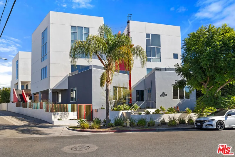616 N Croft Avenue 3, West Hollywood, CA 90048