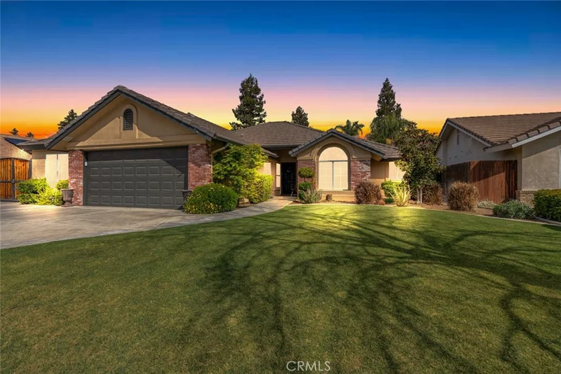 9110 Oak Hills Avenue, Bakersfield, CA 93312