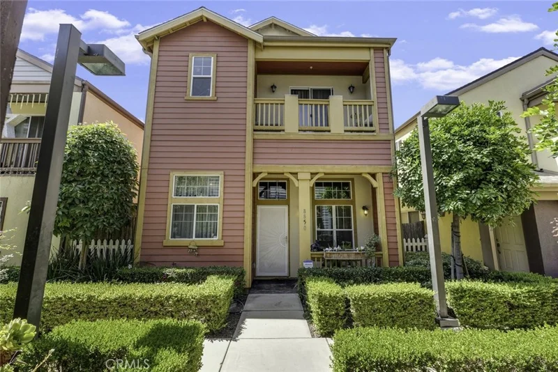 8850 Burnet Avenue, North Hills, CA 91343