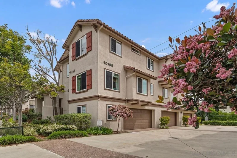 10198 Wateridge 156, San Diego, CA 92121