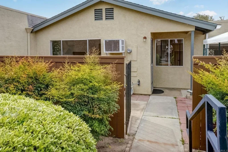10228 Princess Sarit Way, Santee, CA 92071