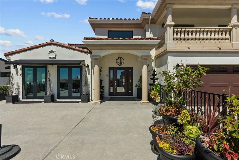 5543 Kailas St., Ventura, CA 93003