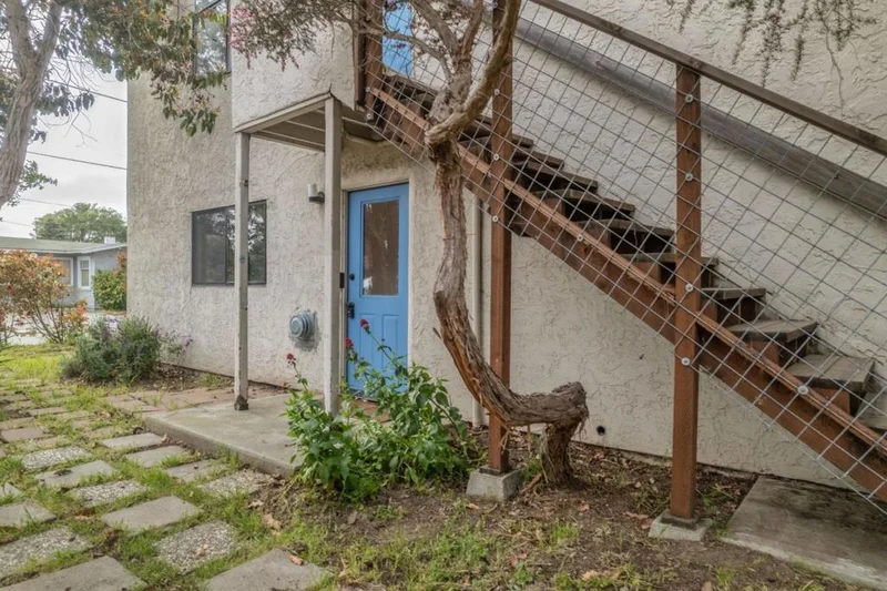 901 Dolores Street, Santa Cruz, CA 95062