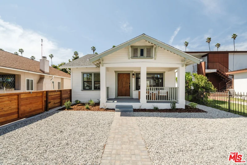 2527 West Boulevard, Los Angeles, CA 90016