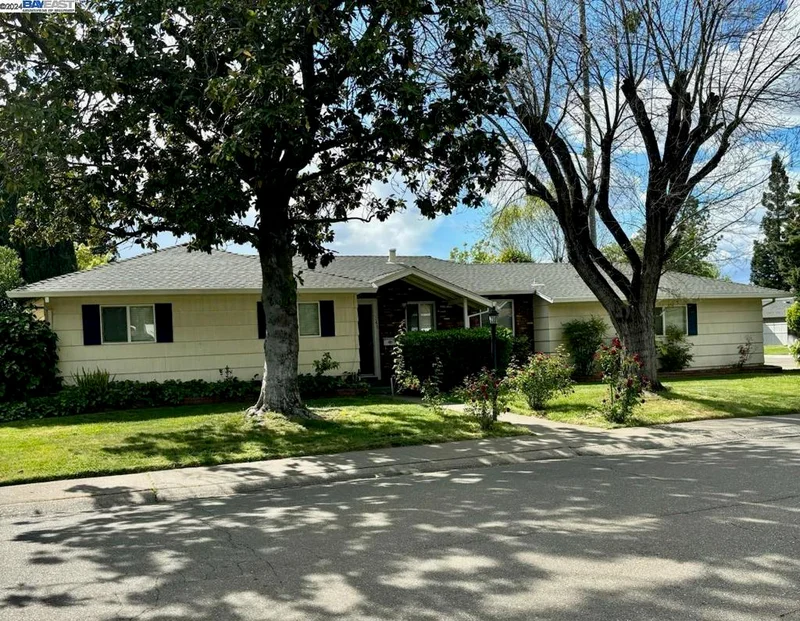 2247 Homewood Way, Carmichael, CA 95608-5055