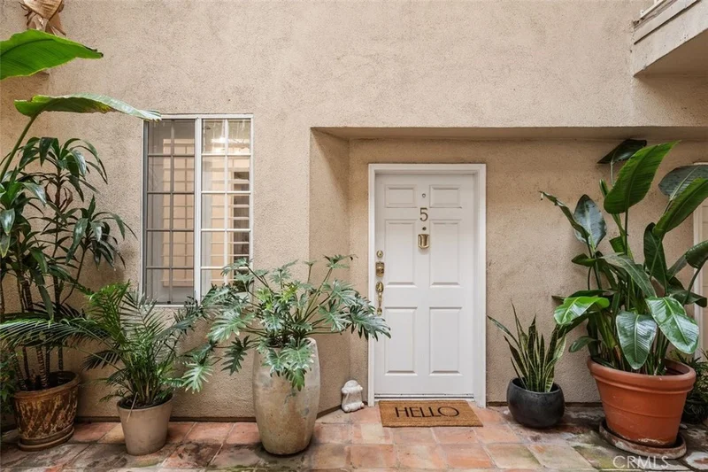 11445 Moorpark Street 5, Studio City, CA 91602