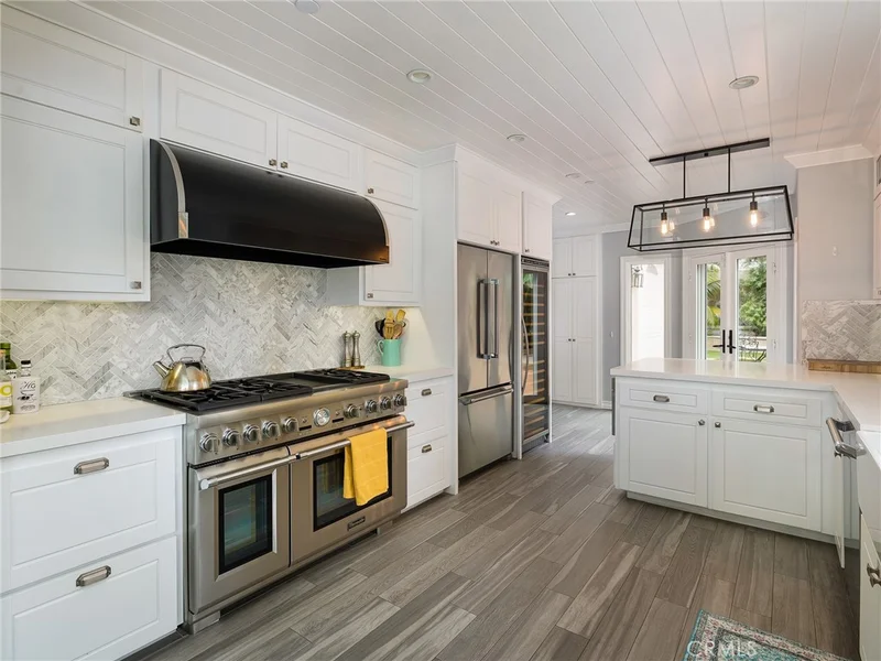 100 N Irena Avenue, Redondo Beach, CA 90277
