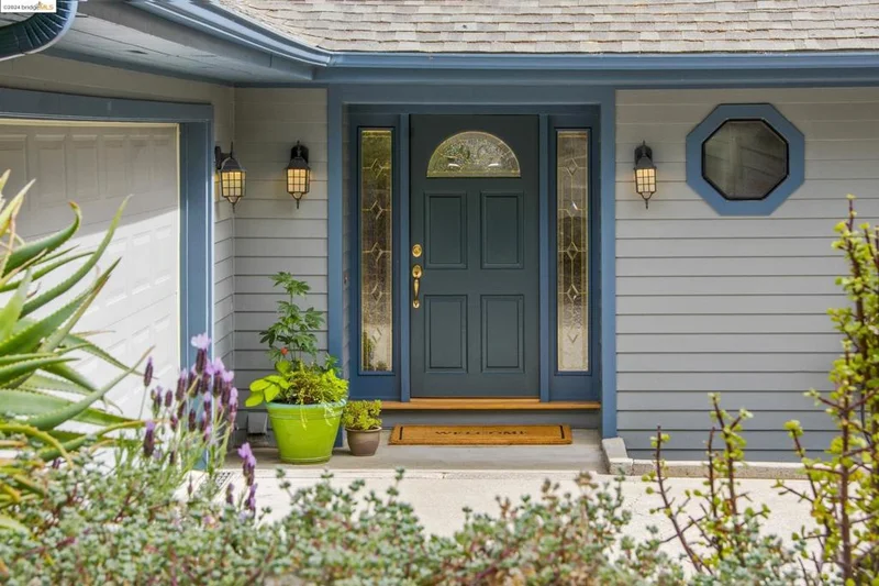 85 Skyway Lane, Oakland, CA 94619