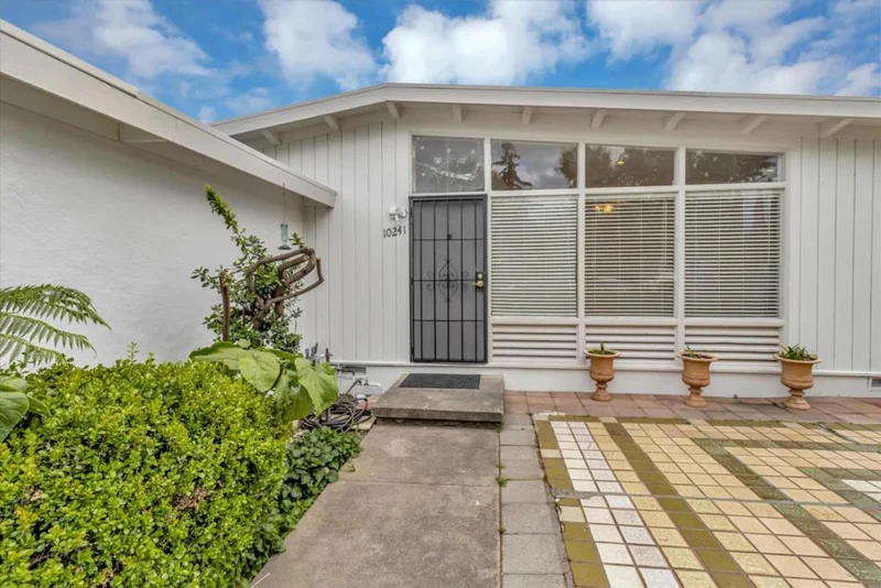 10241 Stonehedge Court, San Jose, CA 95127