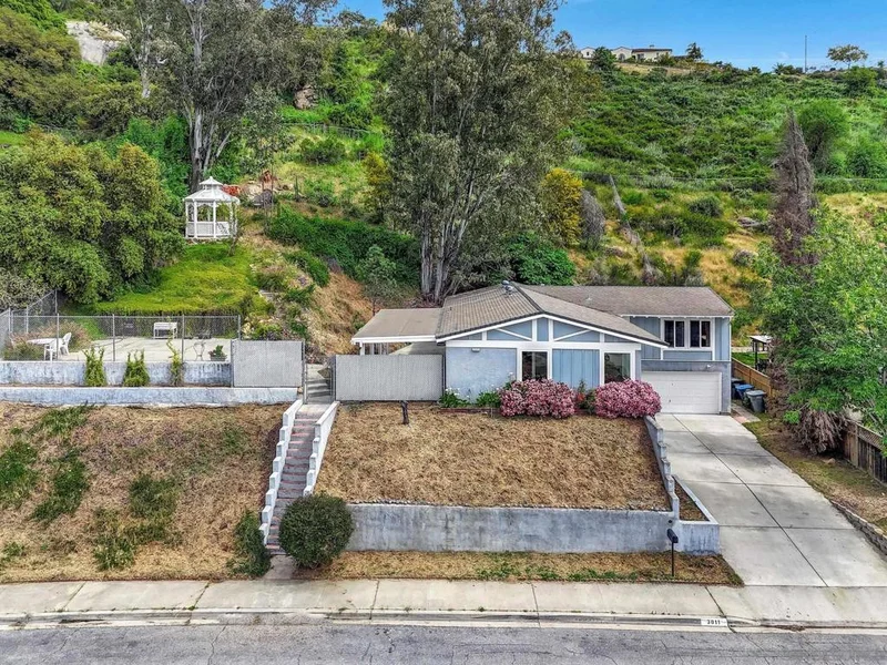 3011 Hypoint Ave, Escondido, CA 92027