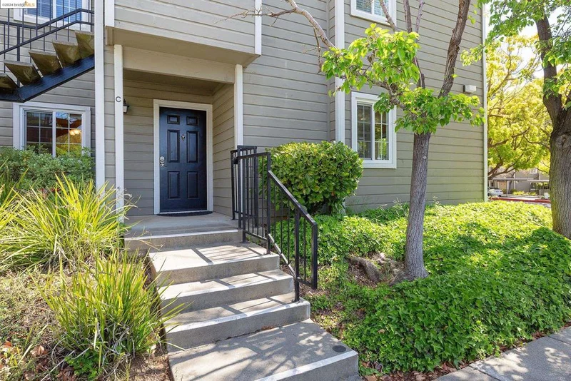615 Canyon Oaks Dr C, Oakland, CA 94605