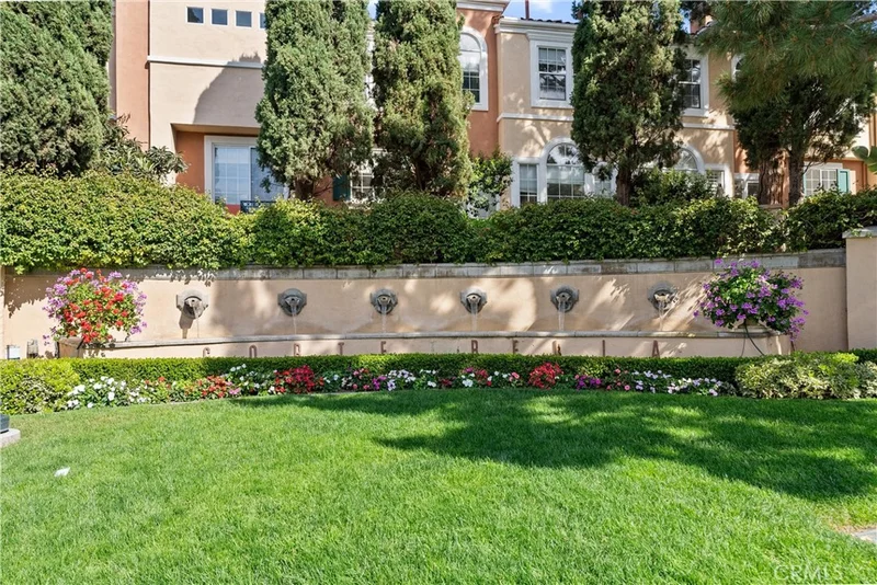 10 Arese Aisle, Irvine, CA 92606