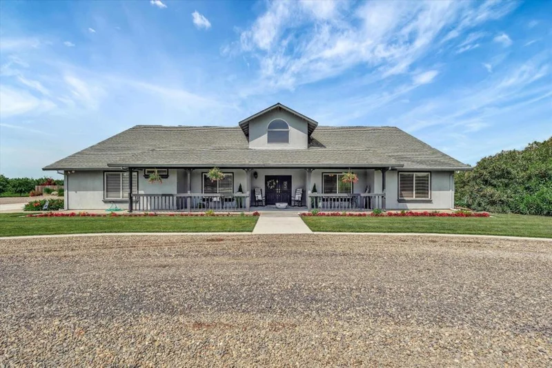 10055 S Henry Road, Farmington, CA 95230