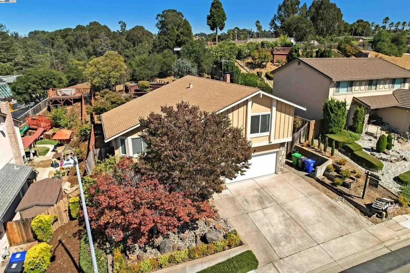 25556 Camino Vis, Hayward, CA 94541