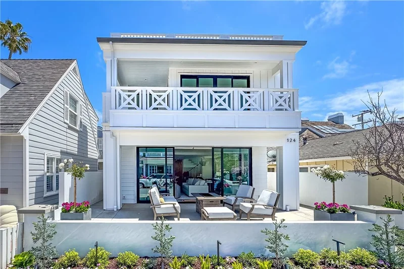 124 Apolena Avenue, Newport Beach, CA 92662