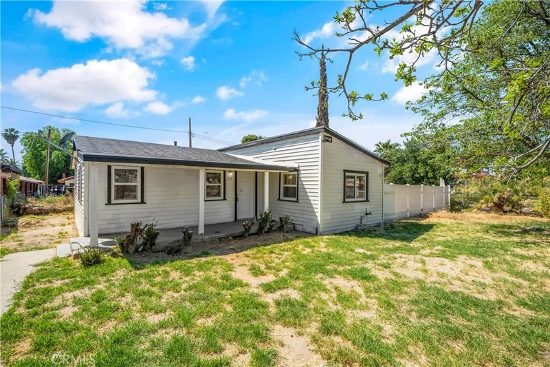 415 N Santa Fe Street, Hemet, CA 92543