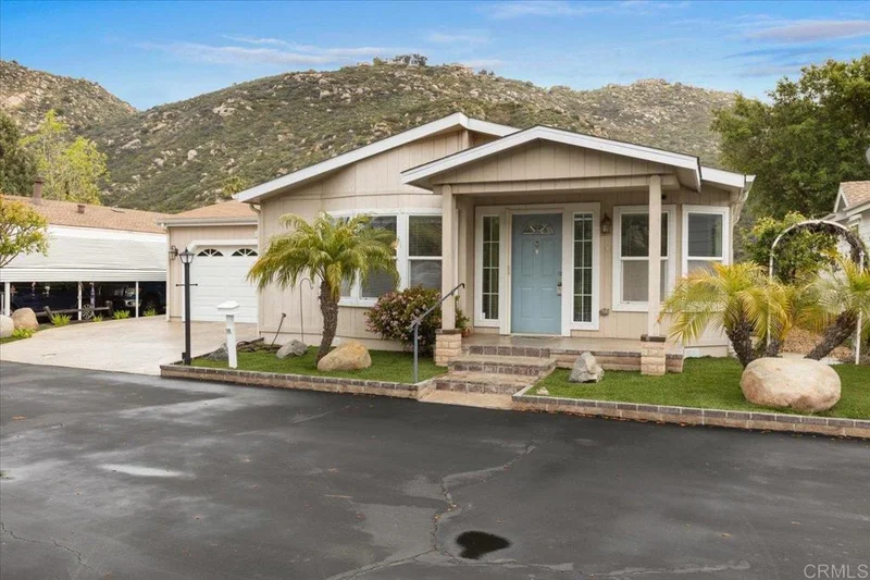 8975 Lawrence Welk Drive Spc 136, Escondido, CA 92026