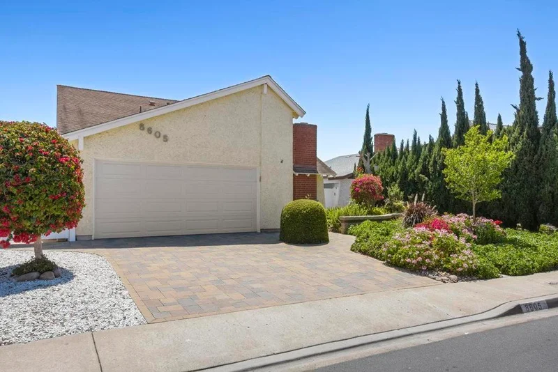 8605 Lynx Rd, San Diego, CA 92126