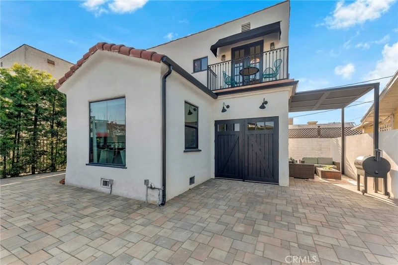 2765 Hauser Boulevard, Los Angeles, CA 90016
