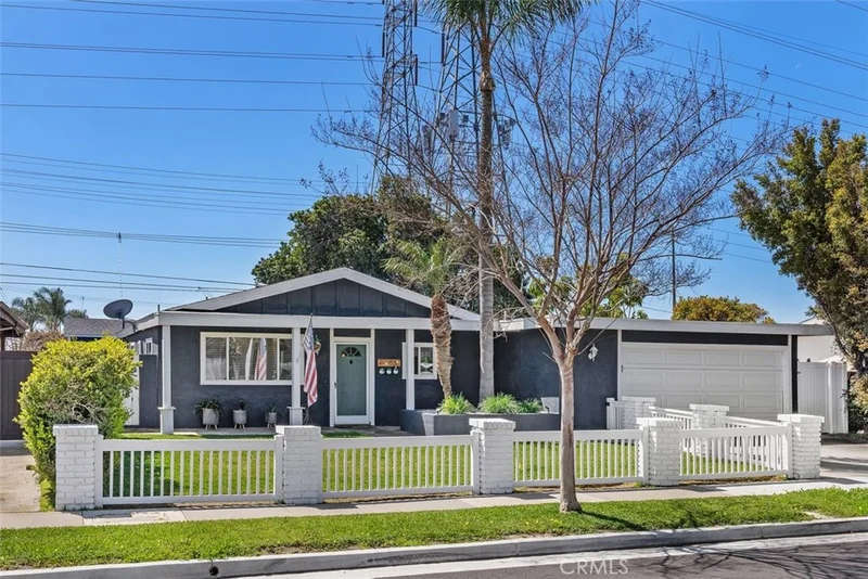 10022 Kukui Drive, Huntington Beach, CA 92646