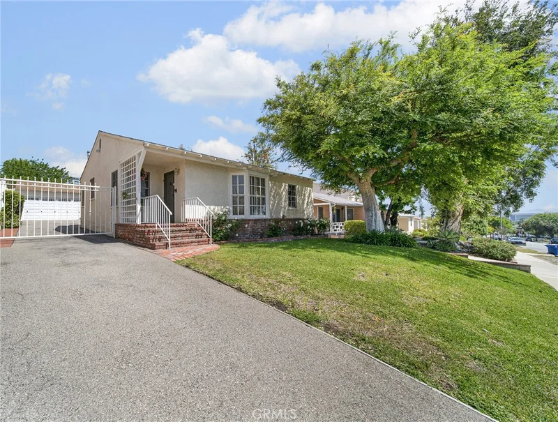 2544 N Keystone Street, Burbank, CA 91504