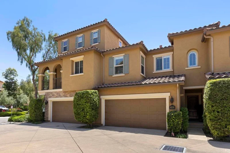 8574 Old Stonefield Chase, San Diego, CA 92127