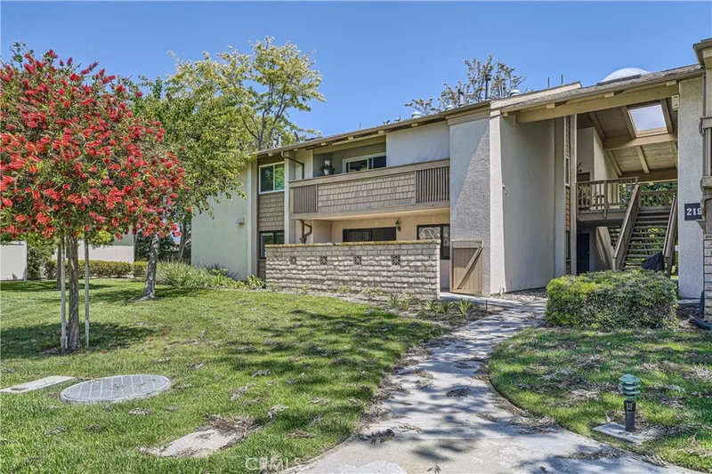 8933 Biscayne Court 219D, Huntington Beach, CA 92646