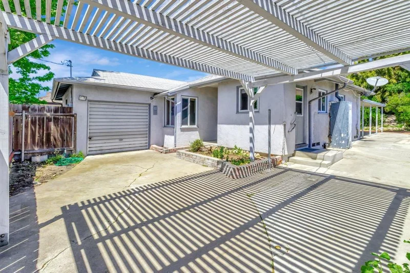 8776 Dallas Street, La Mesa, CA 91942