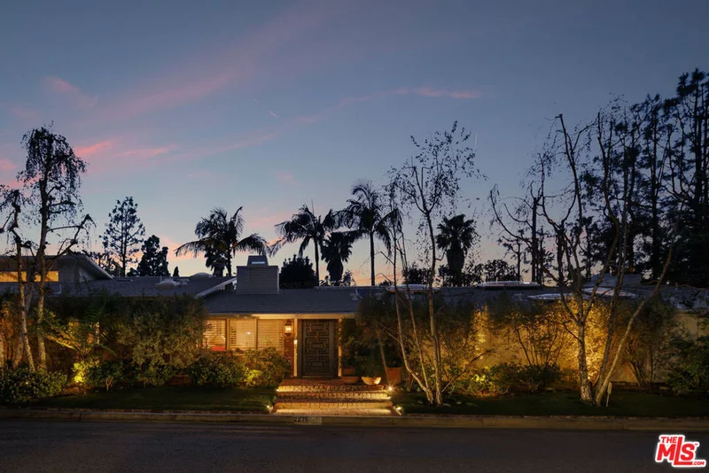 2275 Stradella Road, Los Angeles, CA 90077