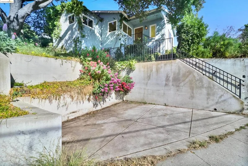 6209 Plymouth Ave, Richmond, CA 94805