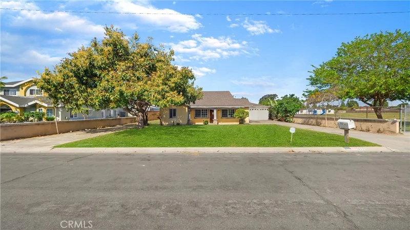 1032 S Gates Street, Santa Ana, CA 92704