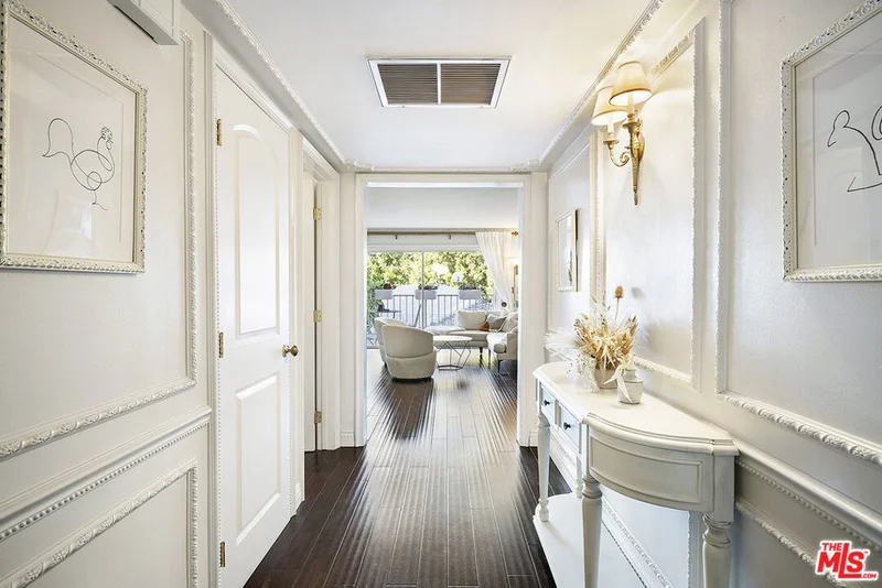 434 S Canon Drive 302, Beverly Hills, CA 90212