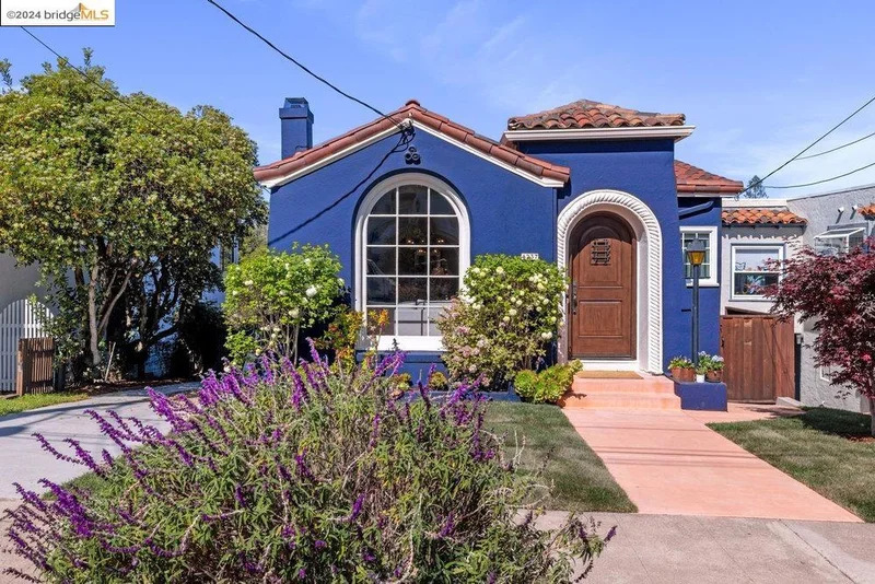 4237 Detroit Ave, Oakland, CA 94619