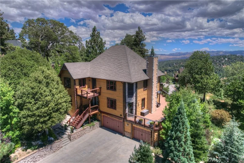 1011 Black Oaks Drive, Lake Arrowhead, CA 92352