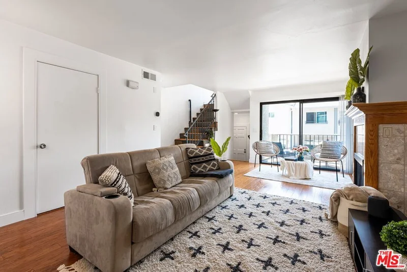 9140 Burnet Avenue 1, North Hills, CA 91343
