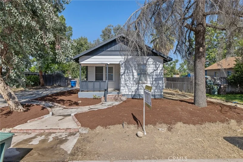 630 Olive Street, Bakersfield, CA 93304