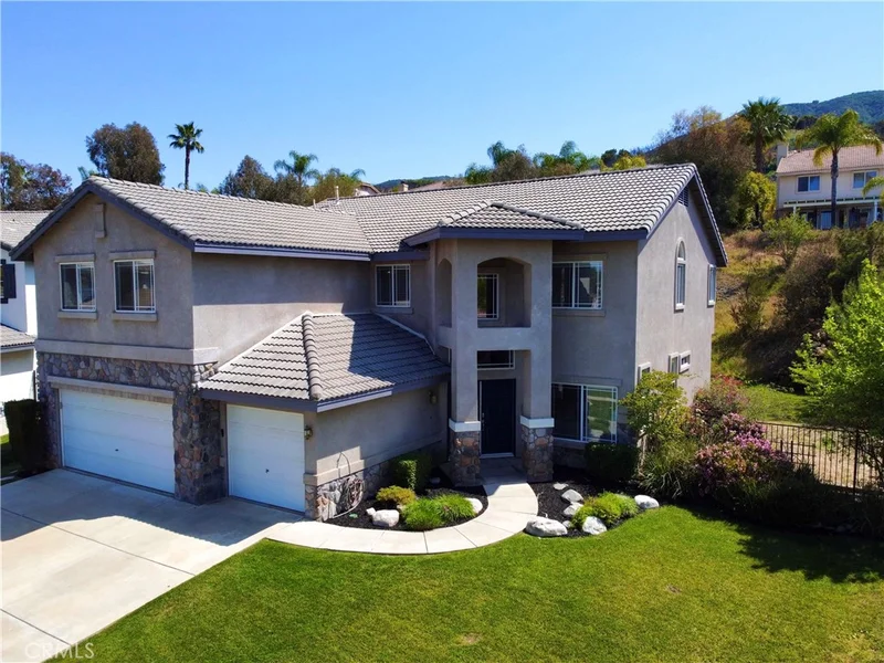 880 Windy Ridge Drive, Corona, CA 92882