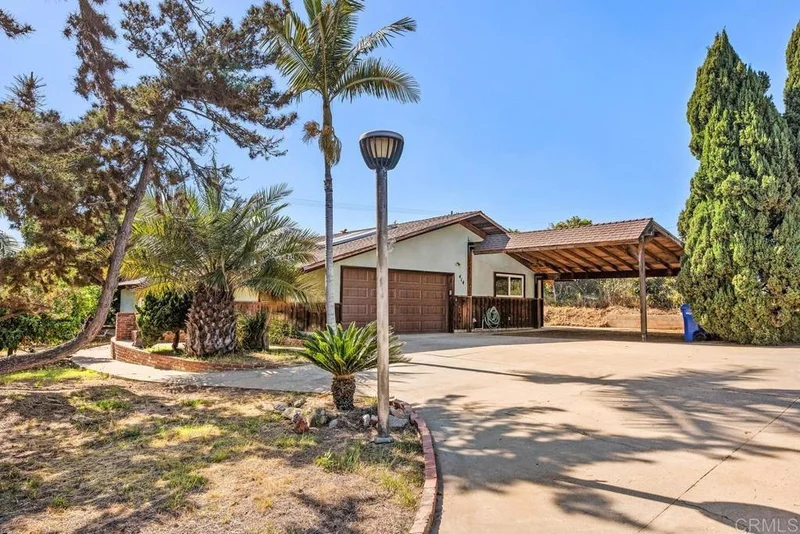 414 Osborne St., Vista, CA 92084