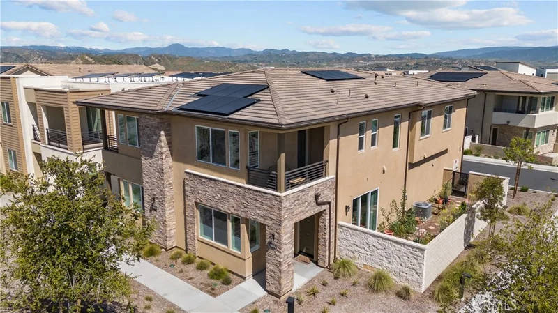 27206 Narrowleaf Willow Lane, Valencia, CA 91381
