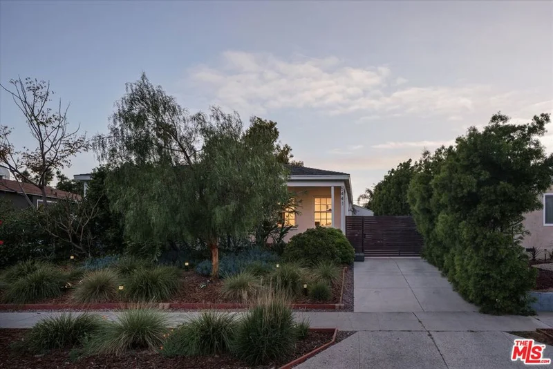 5441 Cartwright Avenue, North Hollywood, CA 91601