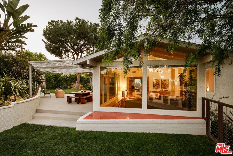 4650 Palmero Drive, Los Angeles, CA 90065