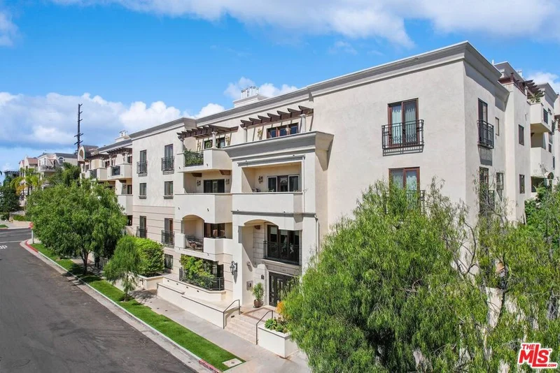 11863 Darlington Avenue Ph404, Los Angeles, CA 90049