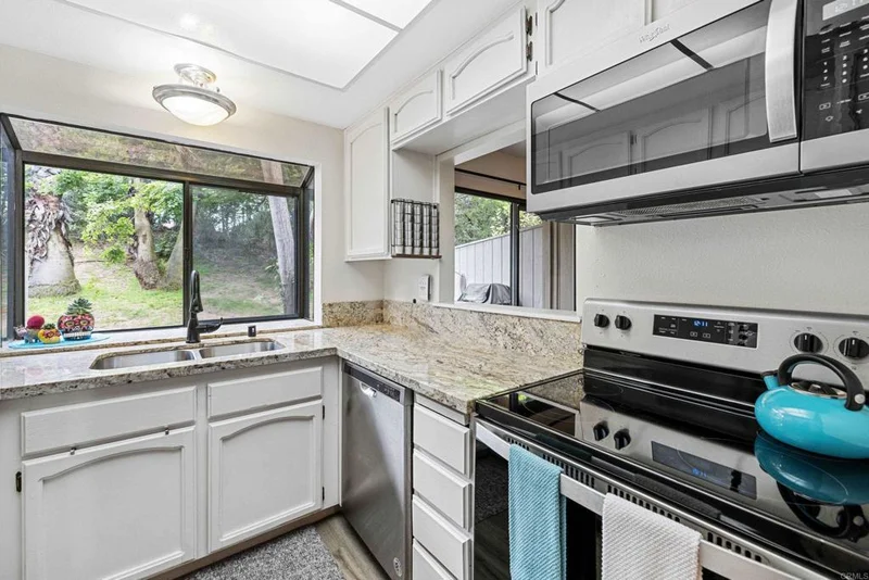 7832 Hampton Lane, Sacramento, CA 95610