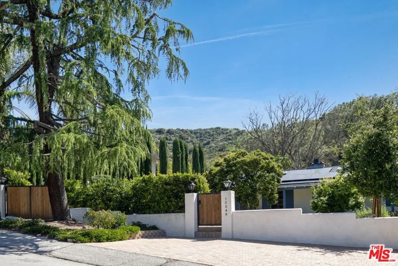 10348 Haines Canyon Avenue, Tujunga, CA 91042