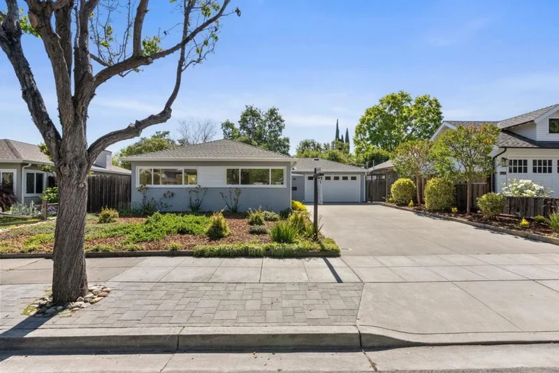 2745 Ohio Avenue, Redwood City, CA 94061